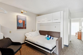 Cape Suites Room 8 - Free Parking! Hotel Room